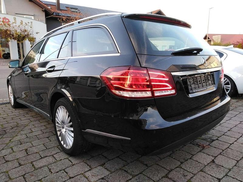 Gebraucht Mercedes E350 252 PS (185 kW) 2013 Obsidianschwarz  metalliclack Kombi