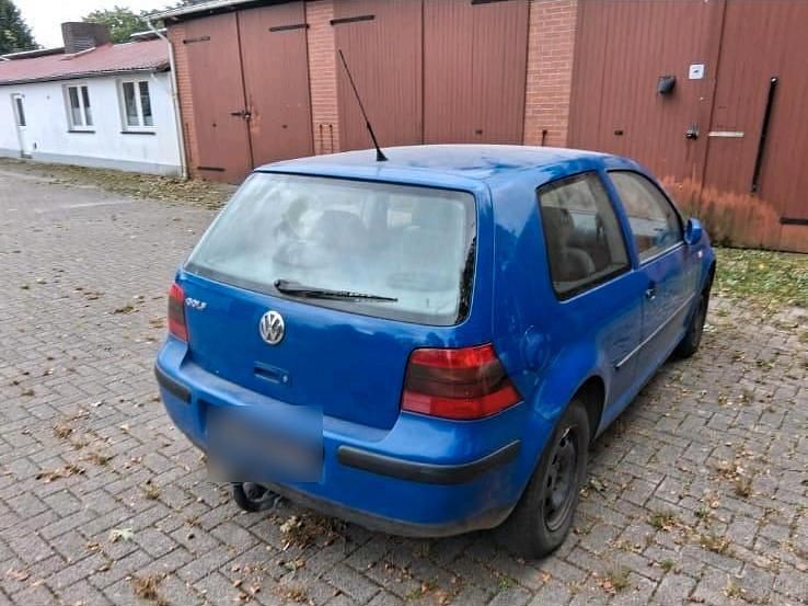 Gebraucht VW Golf IV 75 PS (55 kW) 2001 Blau Kleinwagen