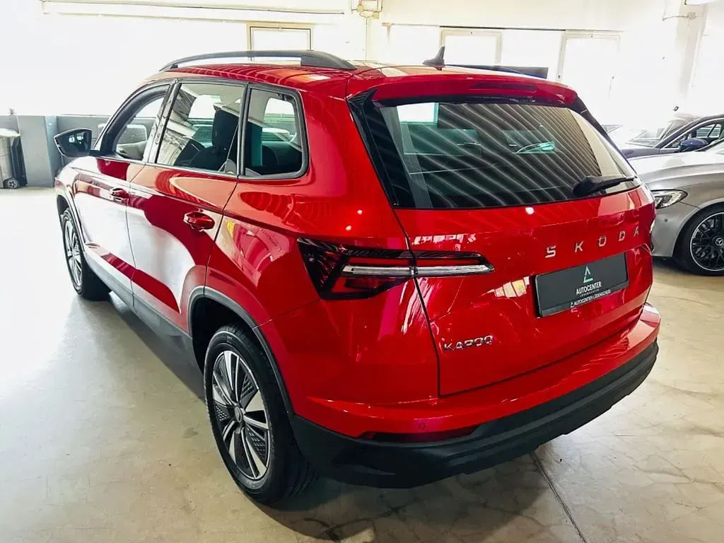 Gebraucht Skoda Karoq Selection 150 PS (110 kW) 2024 Rot SUV