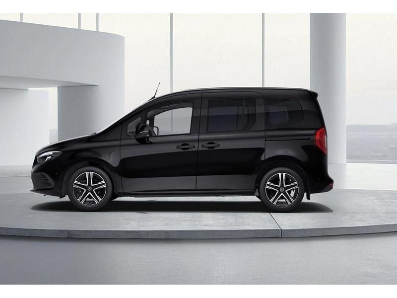 Gebraucht Mercedes T180 Progressive 131 PS (96 kW) 2025 Loparitschwarz metallic Van / Kleinbus