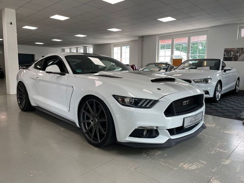 Weiß Gebraucht 2017 Ford Mustang GT | 38.999 € - Bild 1/4