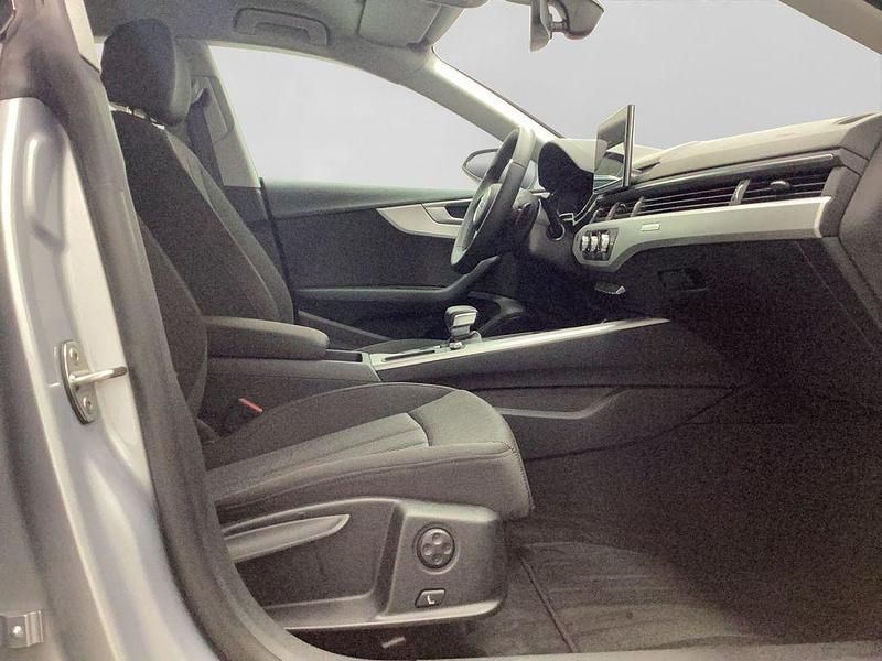 Gebraucht Audi A5 Sportback Basis 204 PS (150 kW) 2024 Florettsilber metallic Kleinwagen