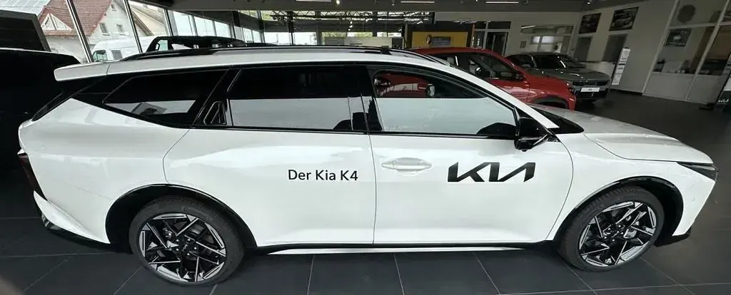 Neu Kia K4 GT-Line 179 PS (131 kW) 2026 Weiß Kombi