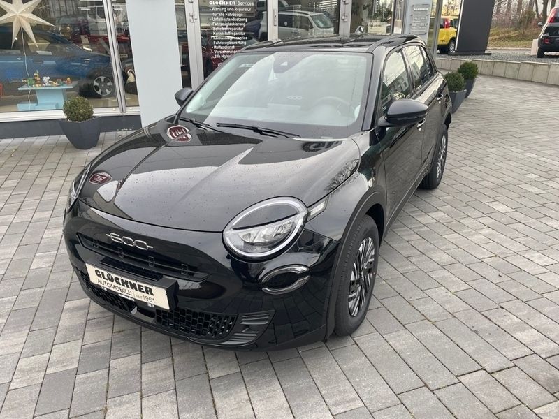 Gebraucht Fiat 600 Basis 136 PS (100 kW) 2024 Schwarz SUV