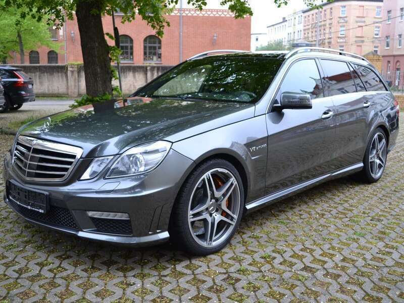 Grau metallic Gebraucht 2012 Mercedes E63 AMG AMG Kombi | 21.999 € (Fairer Preis) - Bild 1/4
