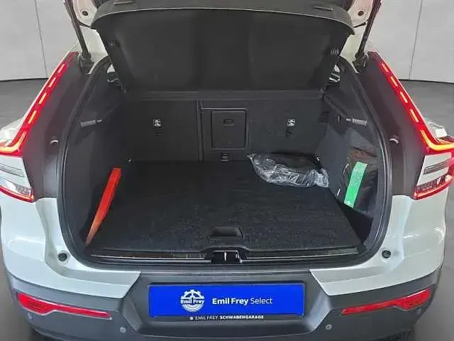 Gebraucht Volvo C40 Core 300 kW (408 PS) 2022 Weiß SUV