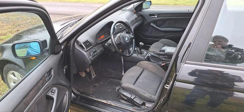 Gebraucht BMW 318 143 PS (105 kW) 2002 Schwarz Kombi