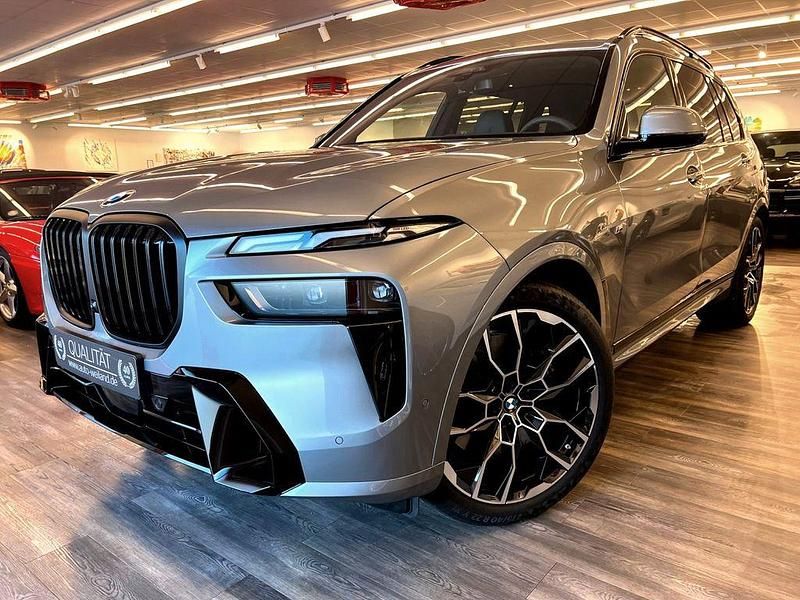 Skyscraper grau metallic Gebraucht 2024 BMW X7 Sport Line SUV | 113.900 € - Bild 1/4