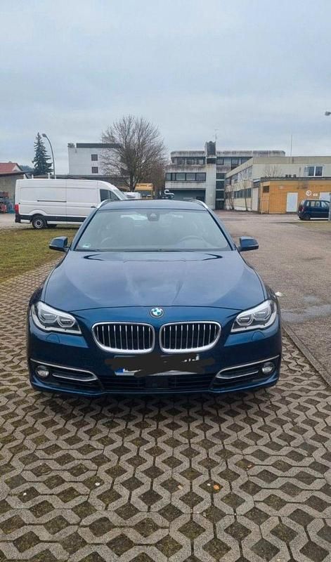 Gebraucht BMW 530 Luxury Line 258 PS (189 kW) 2016 Blau Kombi