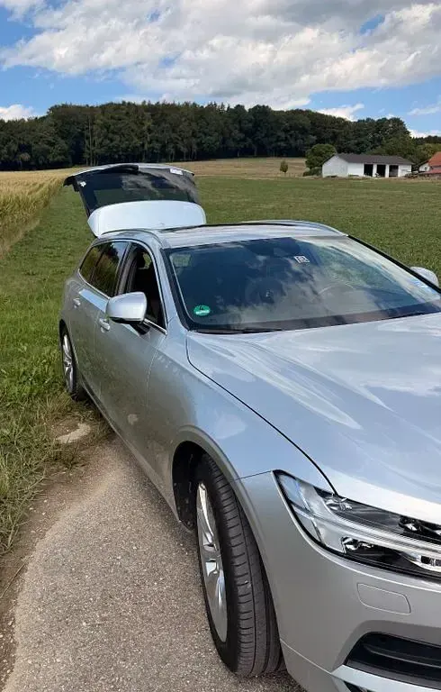Gebraucht Volvo V90 Momentum 190 PS (139 kW) 2017 Silber Kombi