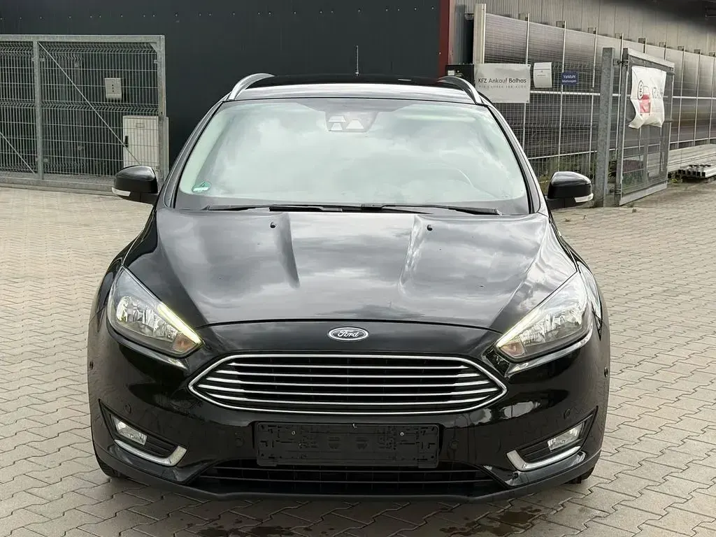 Gebraucht Ford Focus Titanium 125 PS (91 kW) 2018 Schwarz Limousine