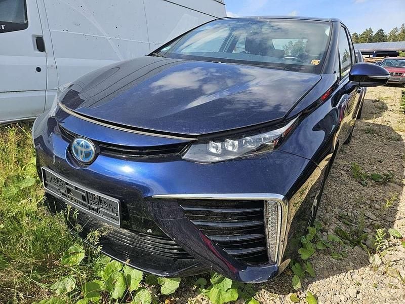 Blau Gebraucht 2017 Toyota Mirai Limousine | 6.900 € (Guter Preis) - Bild 1/4