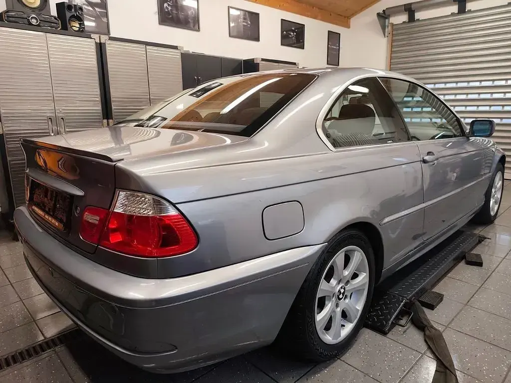 Gebraucht BMW 320 Sport Line 170 PS (125 kW) 2006 Grau Coupé