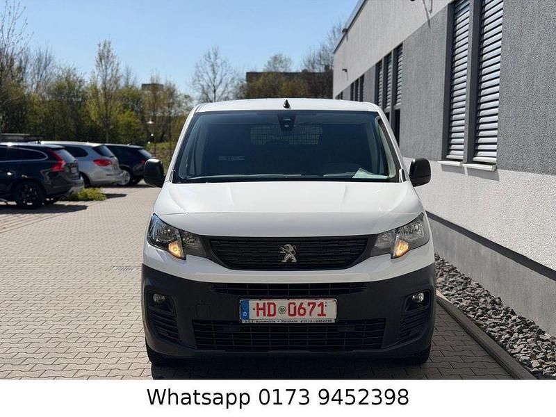 Gebraucht Peugeot Partner 102 PS (75 kW) 2021 Weiß Van / Kleinbus