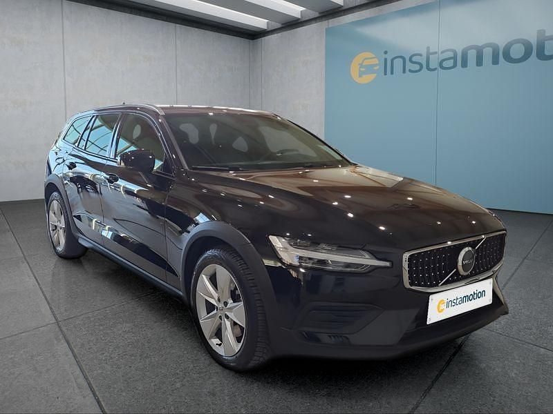 Gebraucht Volvo V60 CC 197 PS (144 kW) 2022 Schwarz Kombi