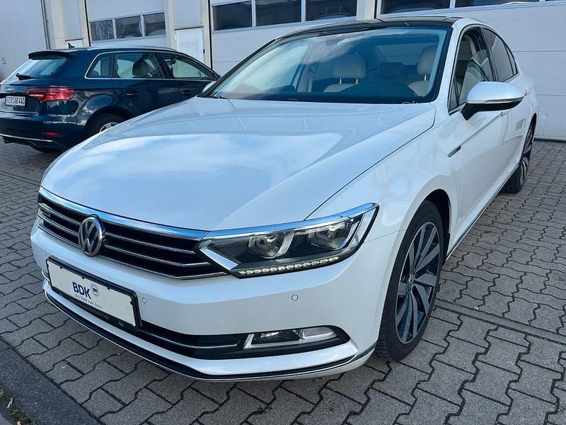 Gebraucht VW Passat Highline 239 PS (175 kW) 2016 Limousine