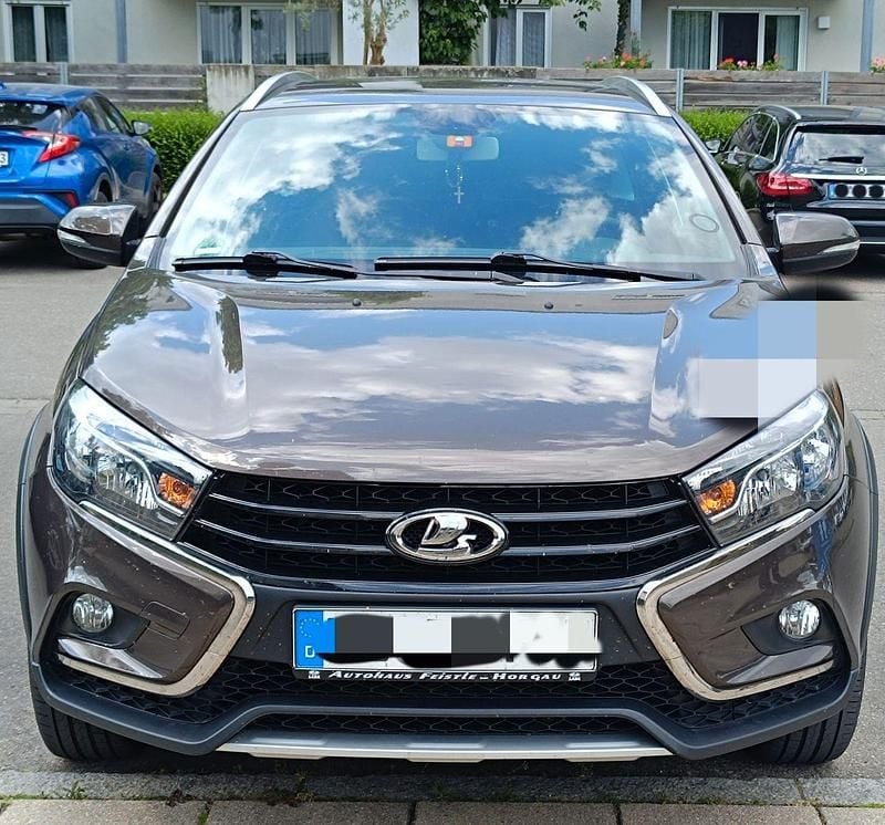 Gebraucht Lada Vesta 102 PS (75 kW) 2019 Braun Kombi