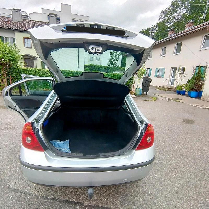Gebraucht Ford Mondeo 125 PS (91 kW) 2001 Silber Limousine