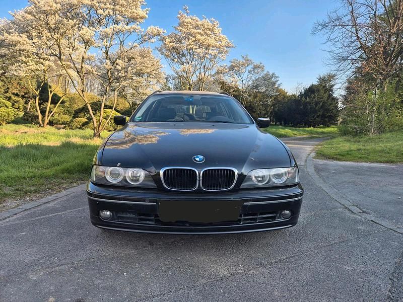 Schwarz Gebraucht 2003 BMW 525 Kombi | 4.800 € (Etwas zu teuer) - Bild 1/4