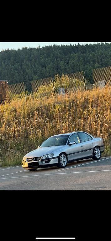 Silber Gebraucht 1998 Opel Omega Limousine | 3.298 € (Teuer) - Bild 1/4