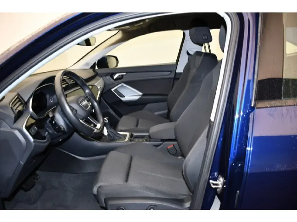 Gebraucht Audi Q3 Sportback Ambiente 245 PS (180 kW) 2022 Navarrablau metallic (metallic) SUV