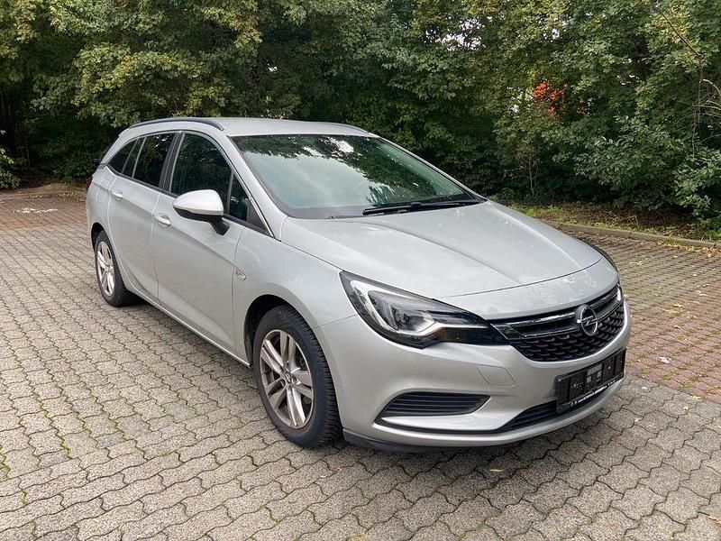 Silber Gebraucht 2018 Opel Astra Business Kombi | 6.790 € (Guter Preis) - Bild 1/4