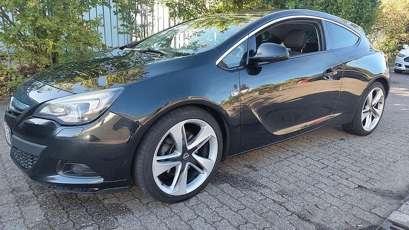 Gebraucht Opel Astra GTC Innovation 165 PS (121 kW) 2012 Schwarz Coupé