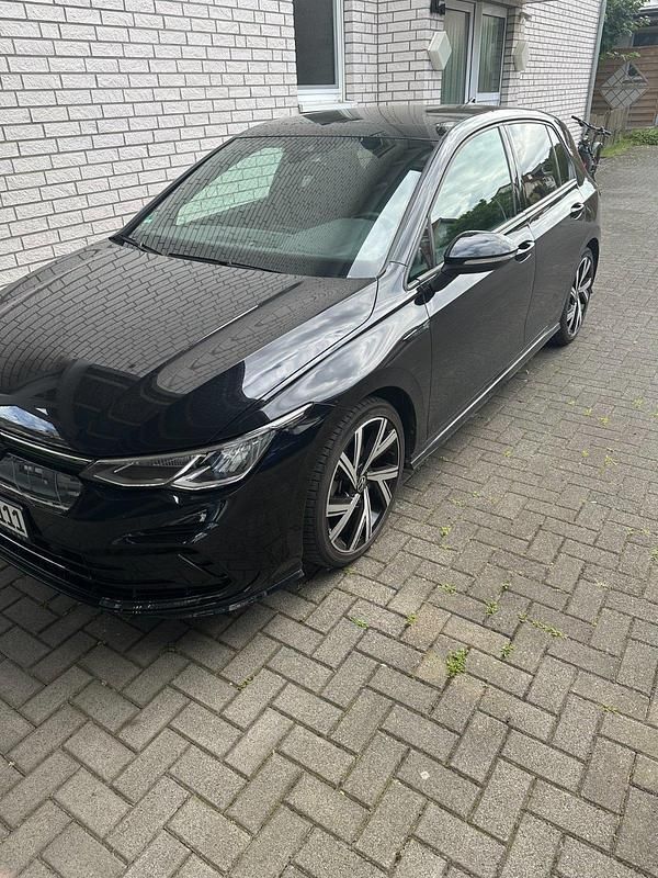 Schwarz Gebraucht 2021 VW Golf VIII R Limousine | 26.000 € (Guter Preis) - Bild 1/4