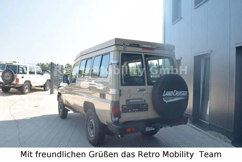 Neu Toyota Land Cruiser 228 PS (167 kW) 2025 Beige SUV