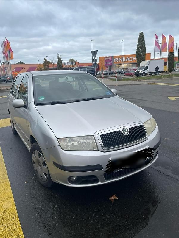 Silber Gebraucht 2006 Skoda Fabia Kleinwagen | 1.300 € (Fairer Preis) - Bild 1/4