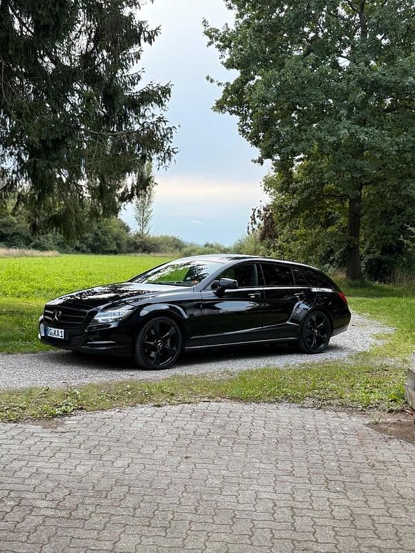Schwarz Gebraucht 2014 Mercedes CLS350 Shooting Brake Kombi | 14.000 € (Superpreis) - Bild 1/4