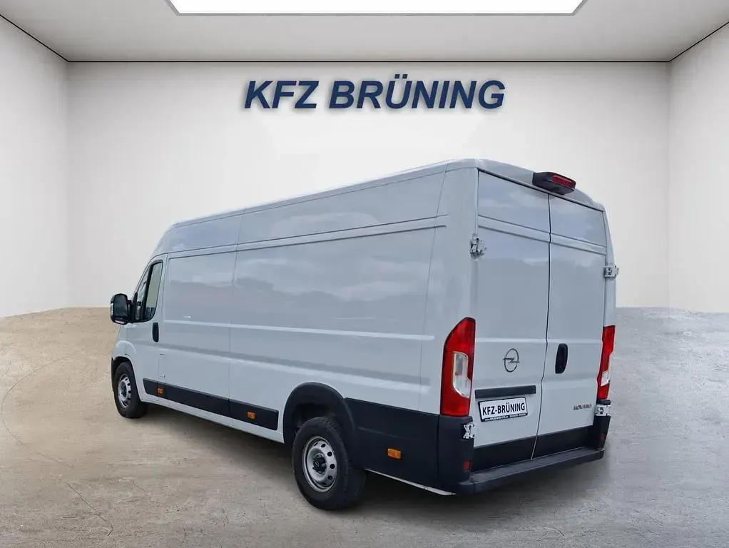 Gebraucht Opel Movano 140 PS (102 kW) 2024 Weiß Van