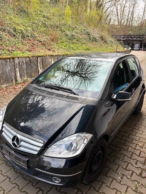 Gebraucht Mercedes A160 95 PS (69 kW) 2011 Schwarz Kleinwagen
