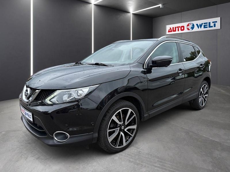 Schwarz Gebraucht 2015 Nissan Qashqai SUV | 12.490 € (Fairer Preis) - Bild 1/4