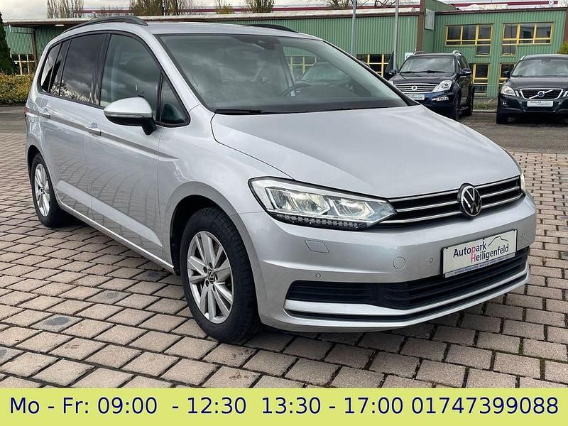 Silber Gebraucht 2022 VW Touran Van / Kleinbus | 19.499 € (Superpreis) - Bild 1/4