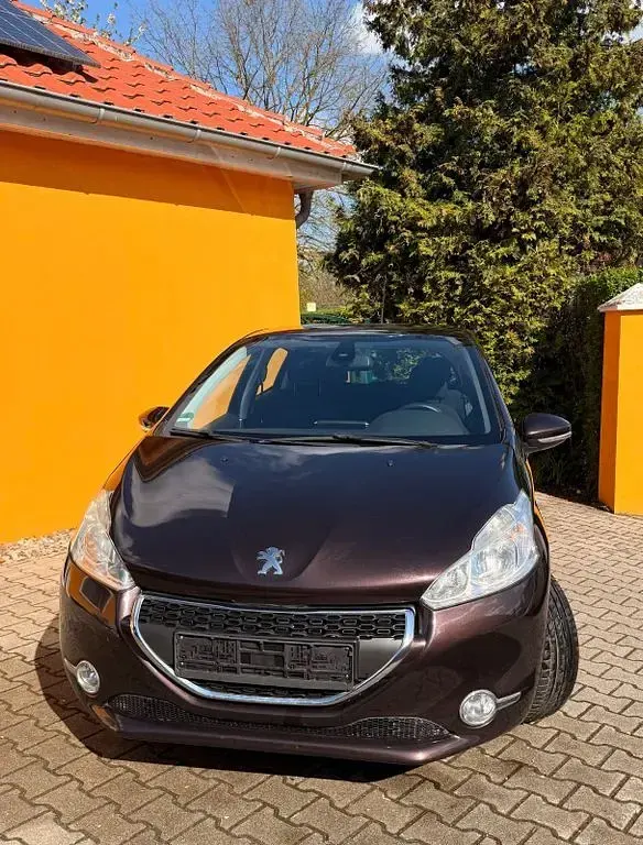 Gebraucht Peugeot 208 Active 82 PS (60 kW) 2013 Schwarz Kleinwagen