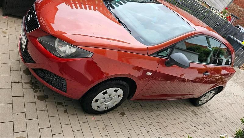 Rot Gebraucht 2009 Seat Ibiza Kleinwagen | 3.149 € (Fairer Preis) - Bild 1/4