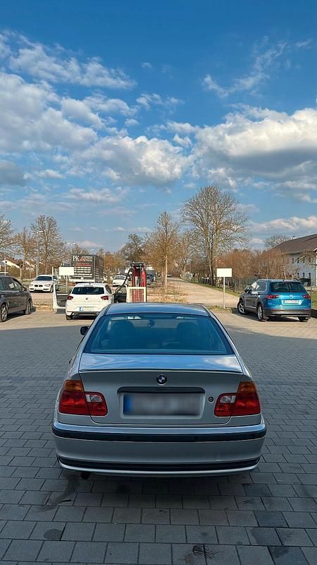 Gebraucht BMW 316 105 PS (77 kW) 1999 Silber Limousine