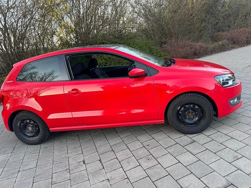 Gebraucht VW Polo Comfortline 69 PS (50 kW) 2011 Rot Kleinwagen