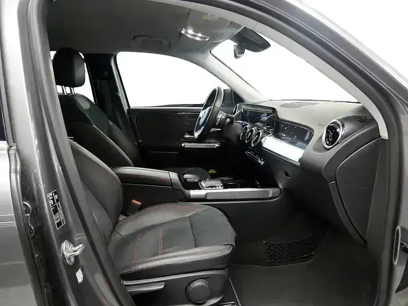 Gebraucht Mercedes GLB200 Premium 150 PS (110 kW) 2021 Grau SUV