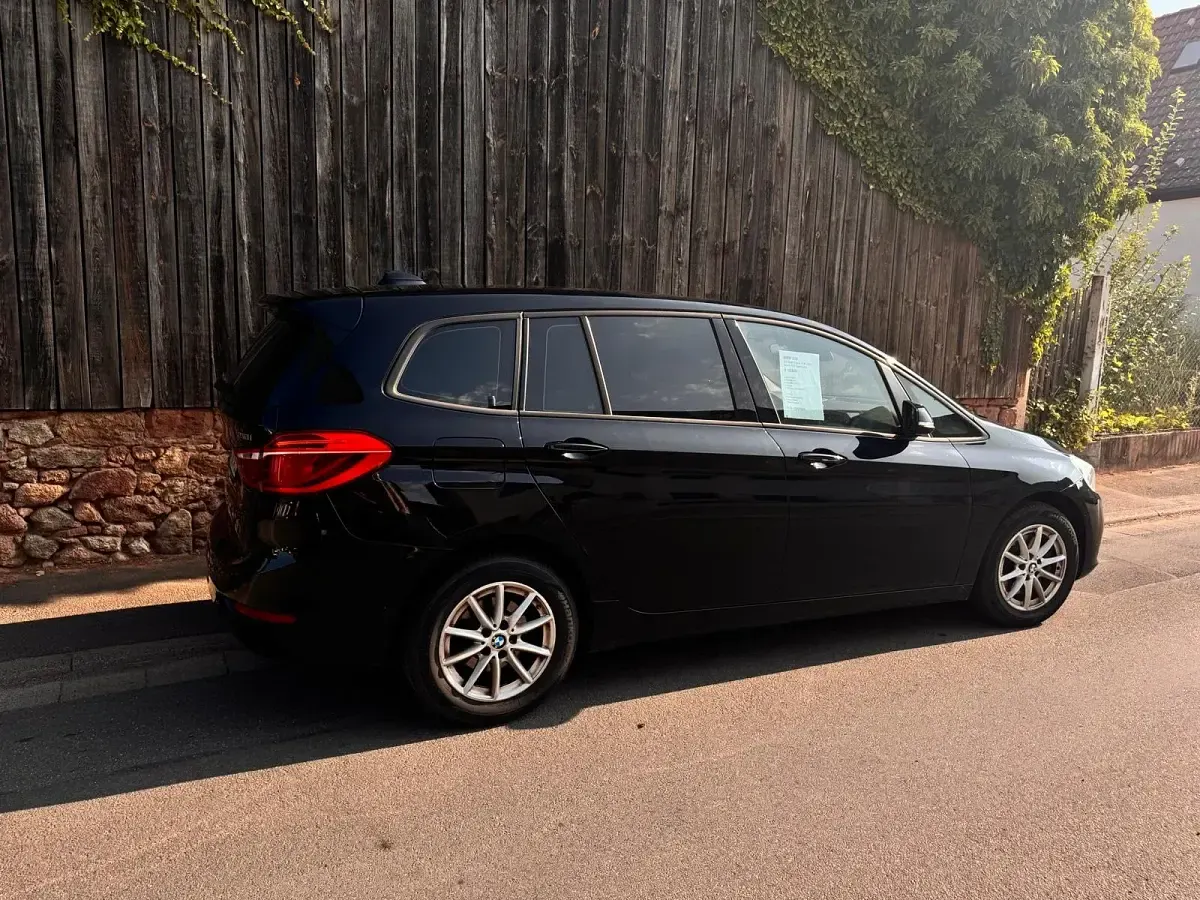 Gebraucht BMW 218 Gran Tourer 136 PS (100 kW) 2017 Schwarz Van / Kleinbus