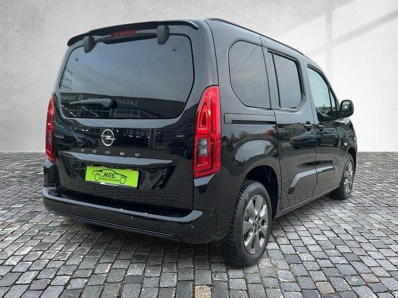 Gebraucht Opel Combo Life drive 131 PS (96 kW) 2024 Schwarz Kombi