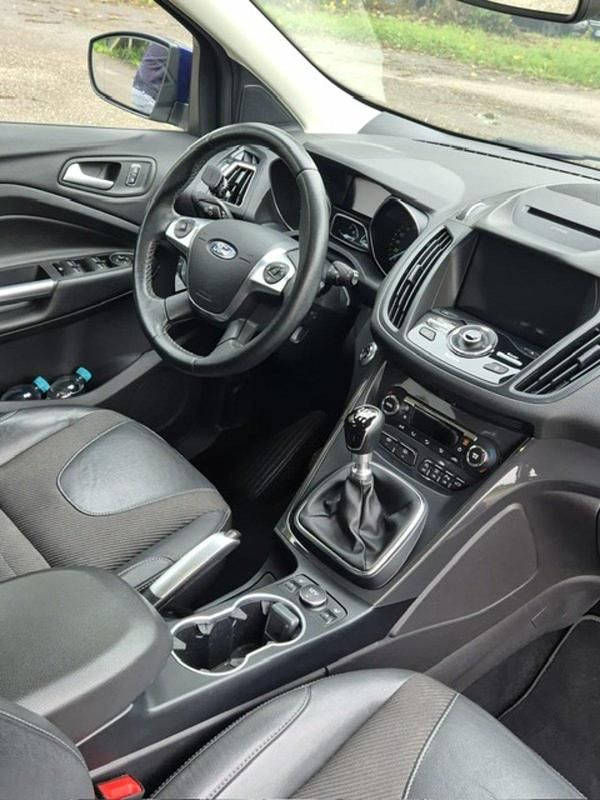 Gebraucht Ford Kuga Individual 110 PS (80 kW) 2015 Blau SUV