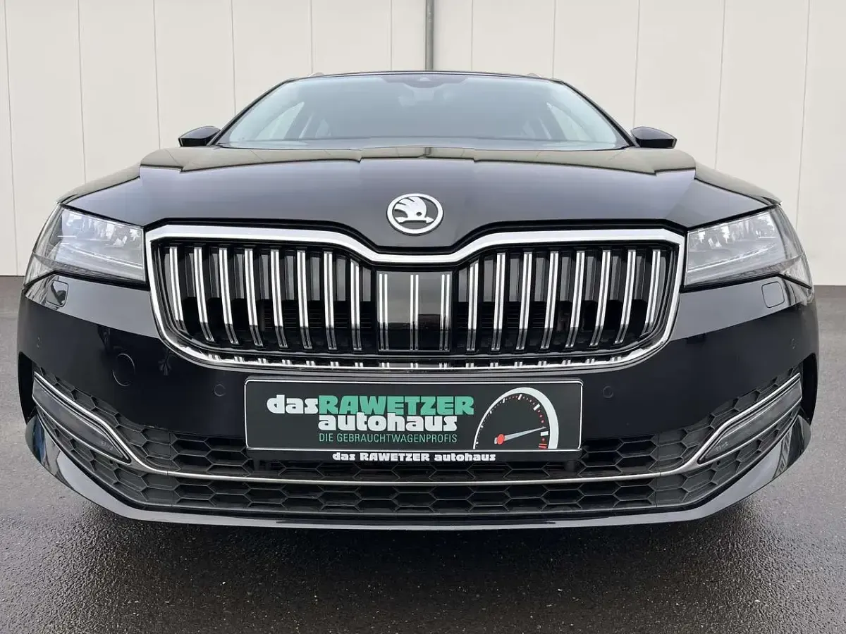 Gebraucht Skoda Superb Style 150 PS (110 kW) 2022 Schwarzmagic Kombi