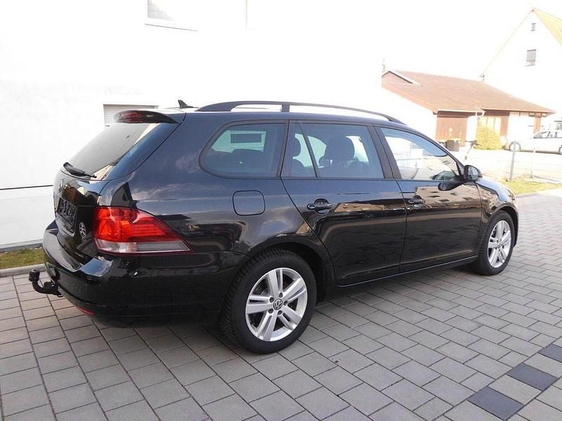 Gebraucht VW Golf VI Match 105 PS (77 kW) 2012 Schwarz Kleinwagen
