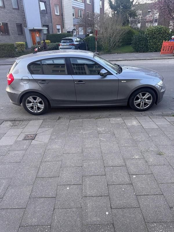 Gebraucht BMW 118 116 PS (85 kW) 2010 Grau Kleinwagen