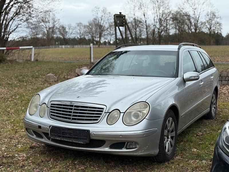 Gebraucht Mercedes E220 150 PS (110 kW) 2005 Silber Kombi