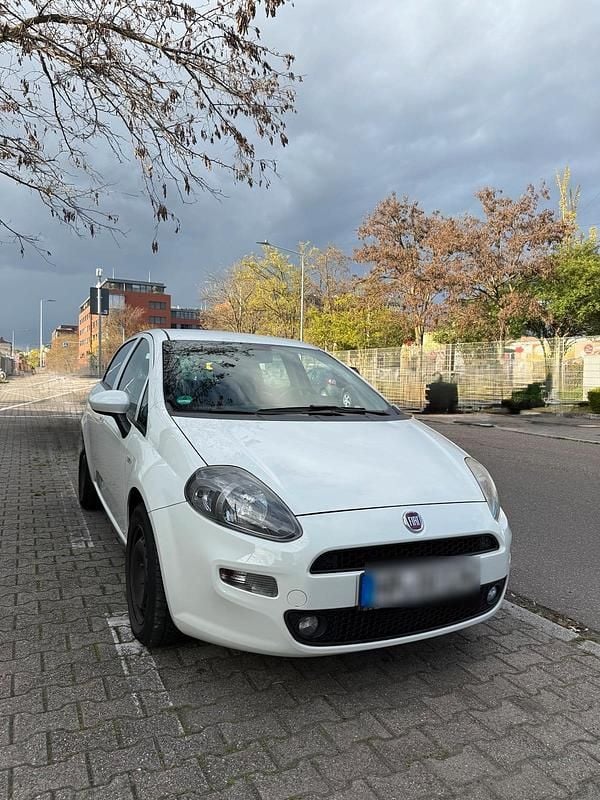 Gebraucht Fiat Punto 105 PS (77 kW) 2016 Weiß Kleinwagen