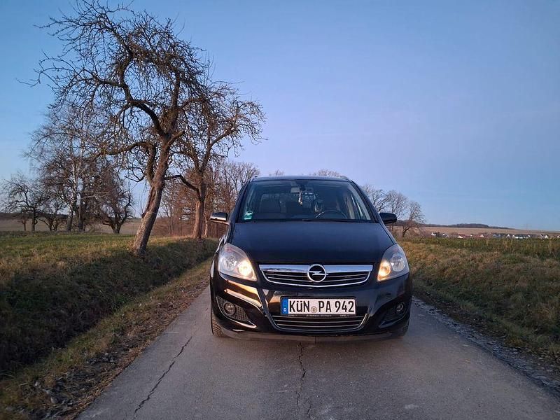 Gebraucht Opel Zafira 140 PS (102 kW) 2008 Schwarz Van / Kleinbus