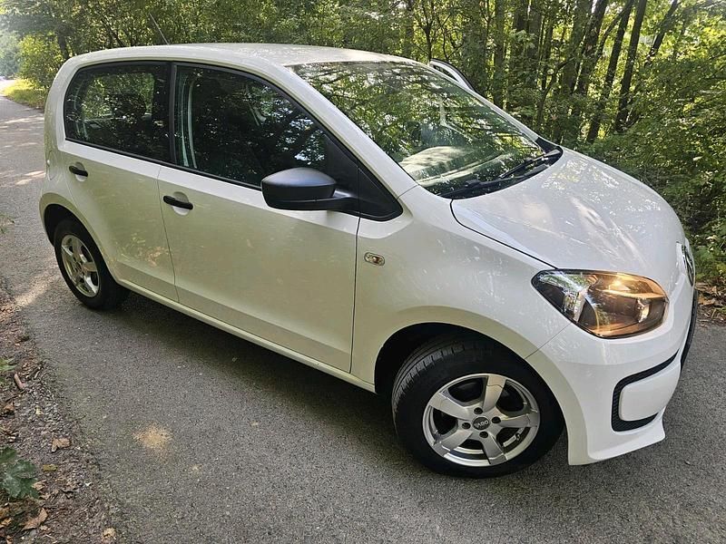 Weiß Gebraucht 2015 VW up! Kleinwagen | 5.950 € (Fairer Preis) - Bild 1/4